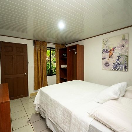 Hotel Tortuguero Beachfront Exterior photo