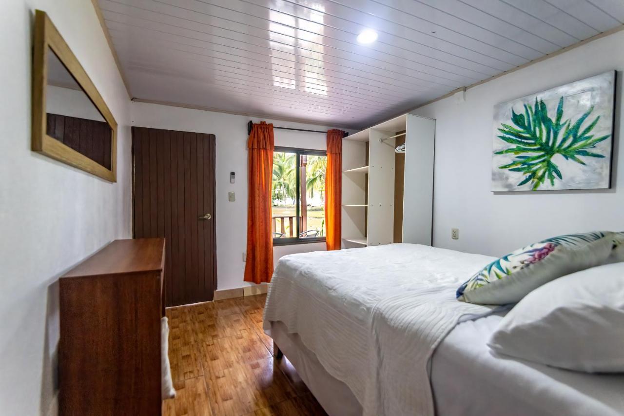Hotel Tortuguero Beachfront Exterior photo