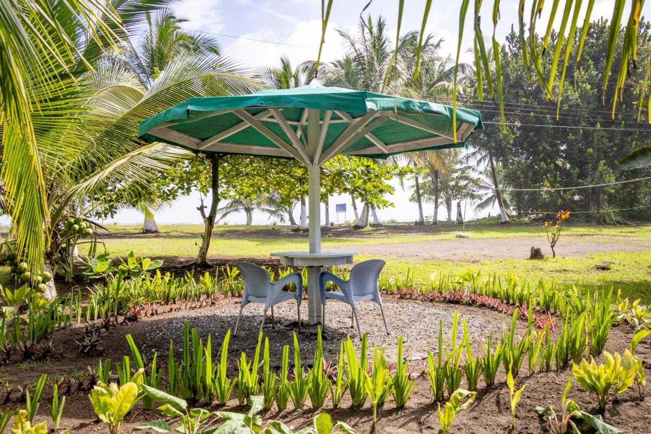 Hotel Tortuguero Beachfront Exterior photo