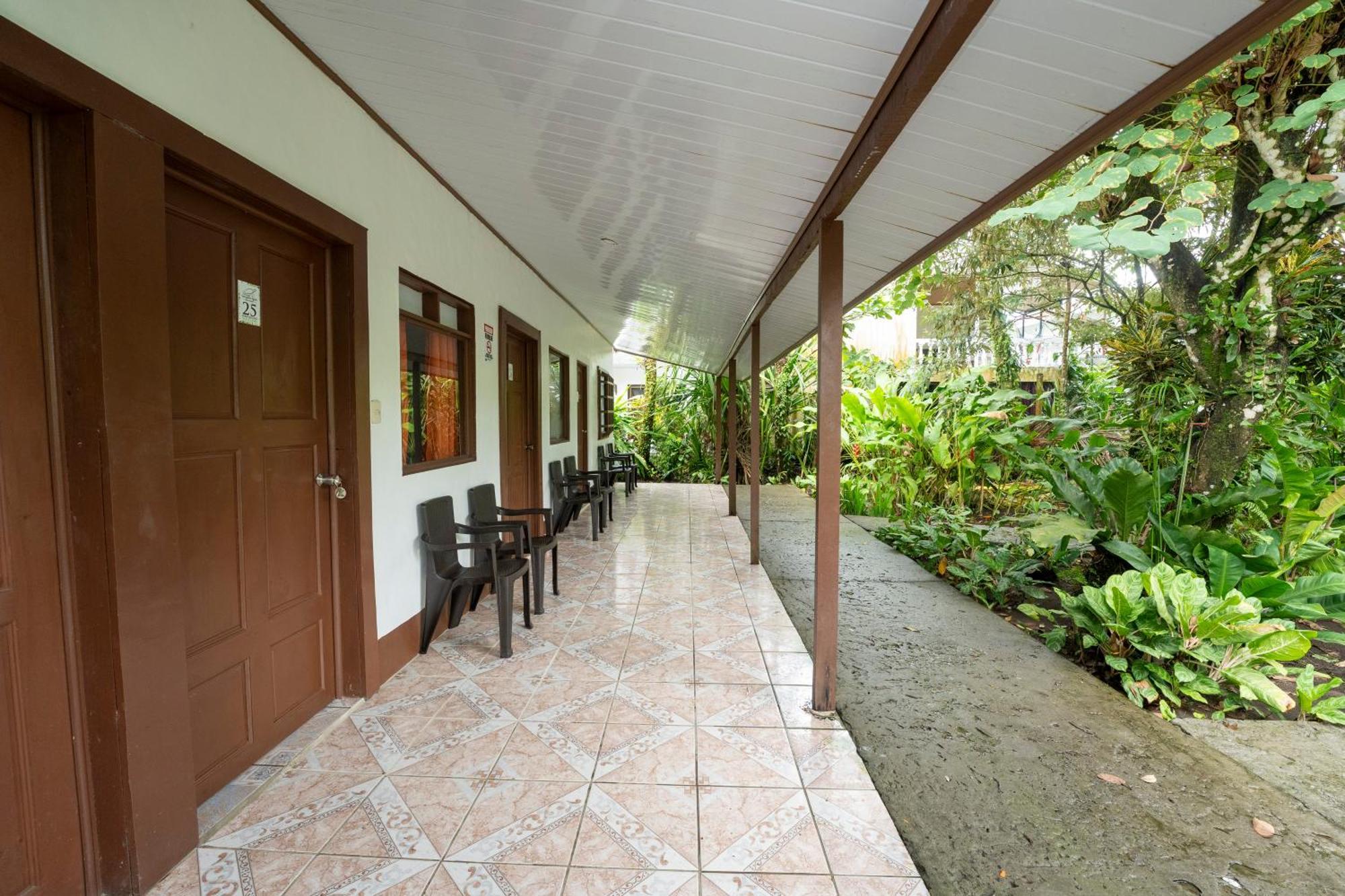Hotel Tortuguero Beachfront Exterior photo