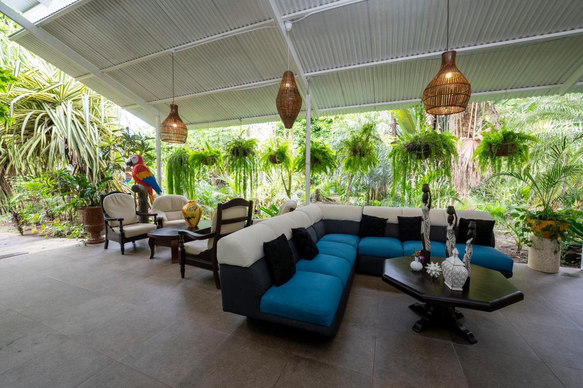 Hotel Tortuguero Beachfront Exterior photo