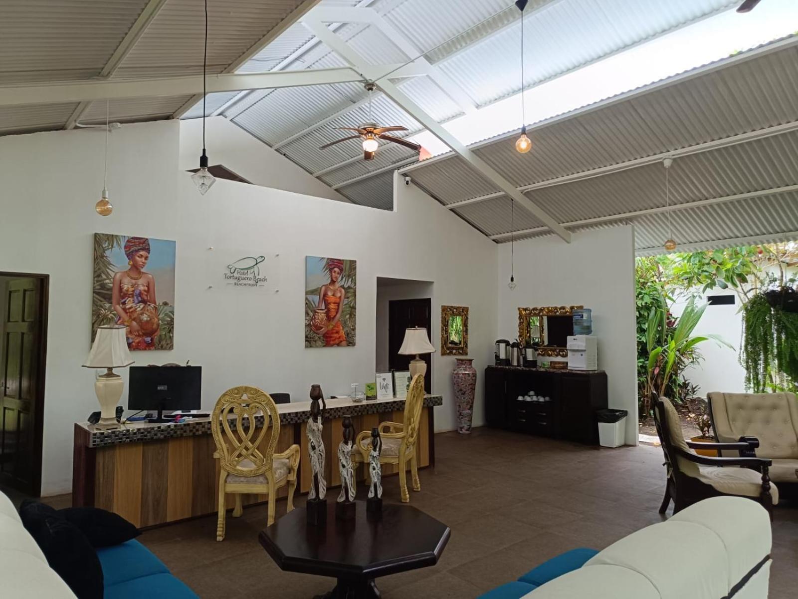 Hotel Tortuguero Beachfront Exterior photo